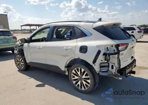 2022 Ford Escape Titanium z USA, uszkodzony, nr VIN 1FMCU9J91NUB93886